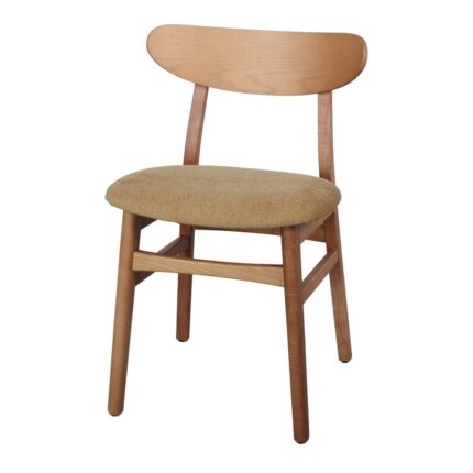 Silla Muriel Curry de madera de fresno con asiento tapizado en textil color curry, diseño elegante y ergonómico para interiores.