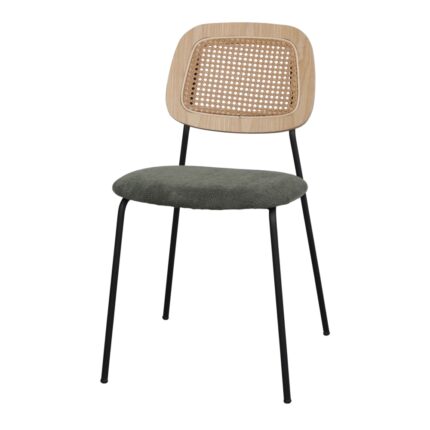 Silla Bayton Verde con respaldo de ratán natural tipo cannage, estructura de hierro y asiento tapizado en textil verde.