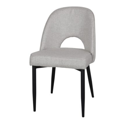 Silla Marriot Tostado con Vivo tapizada en textil color tostado con estructura negra, diseño moderno y elegante, dimensiones L51 x A56 x Altura total 84 cm.